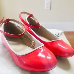 Toddler size 10 Red Patent with White Piping Shoes